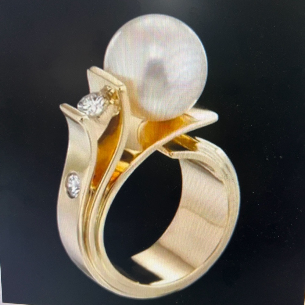 Woman’s Jewelry - Picture 2 of 4